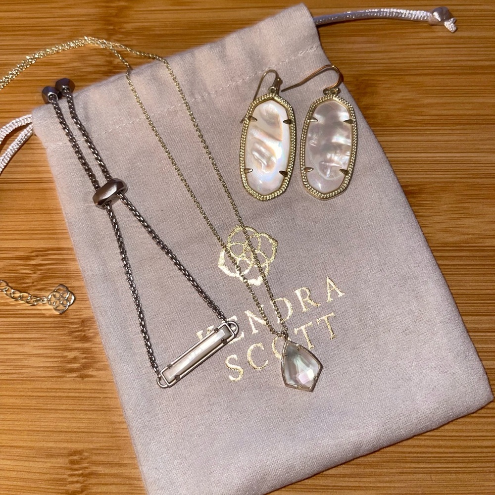 Kendra Scott White Pearl Gold Jewelry Set